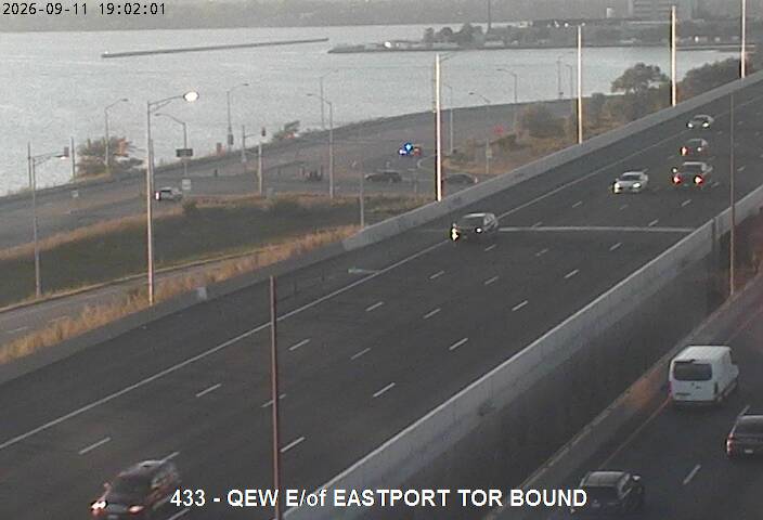 qew-east-of-eastport-drive-toronto-bound-1789153525.jpg