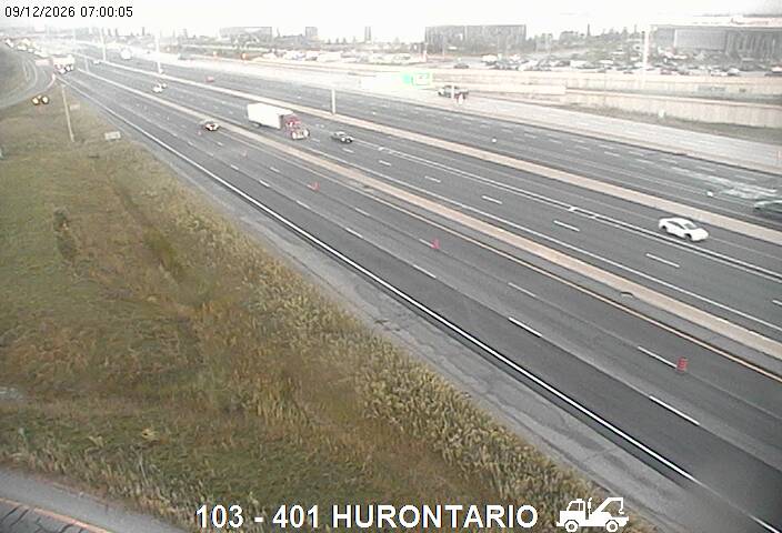 highway-401-near-hurontario-street-1789196586.jpg