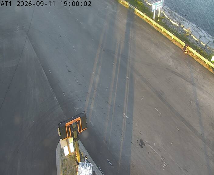 highway-33-at-ferry-dock-adolphustown-side-1789153432.jpg