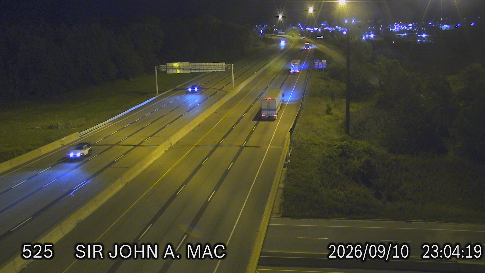 highway-401-and-sir-john-macdonald-boulevard-1789081568.jpg