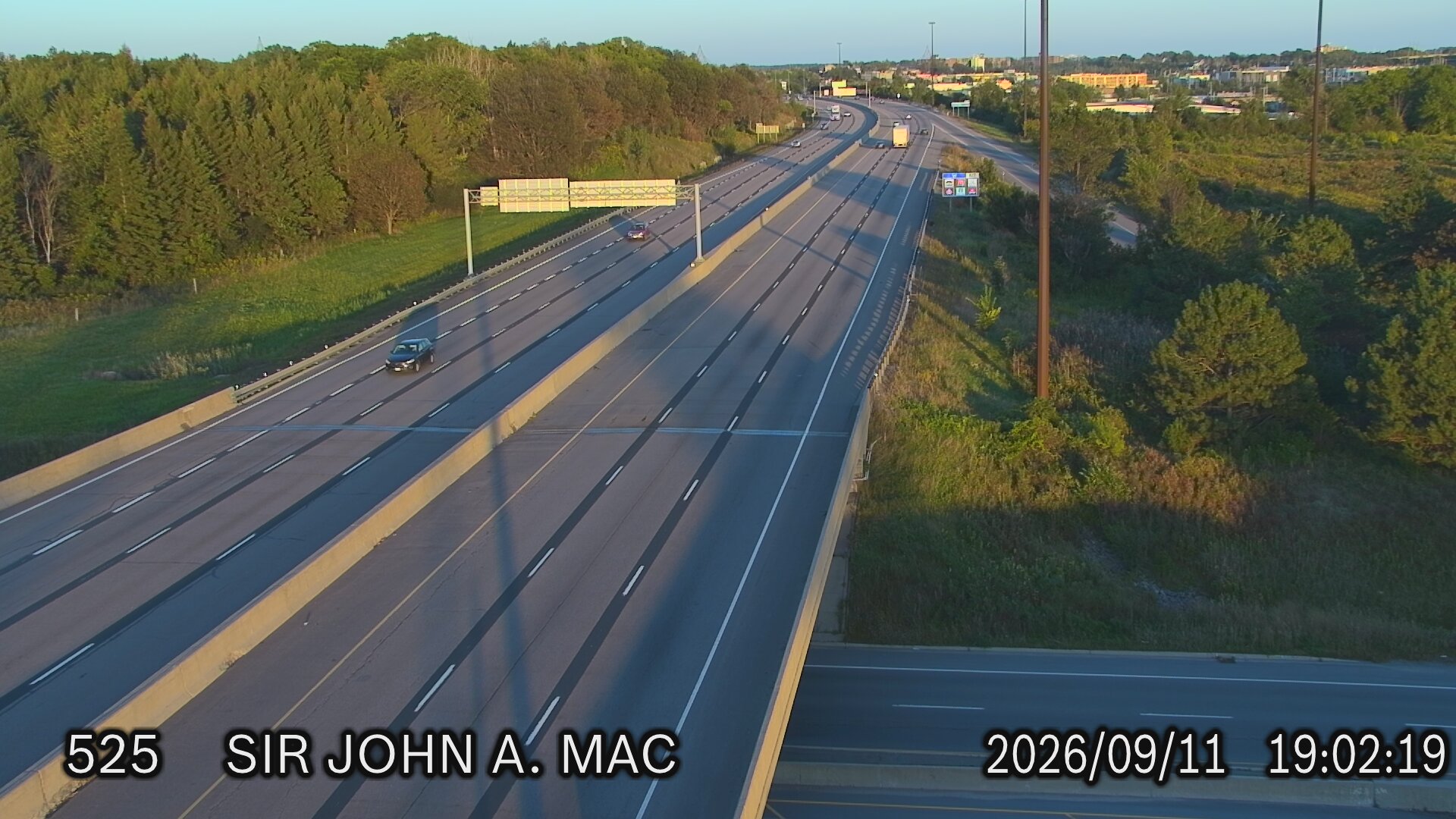 highway-401-and-sir-john-macdonald-boulevard-1789153432.jpg