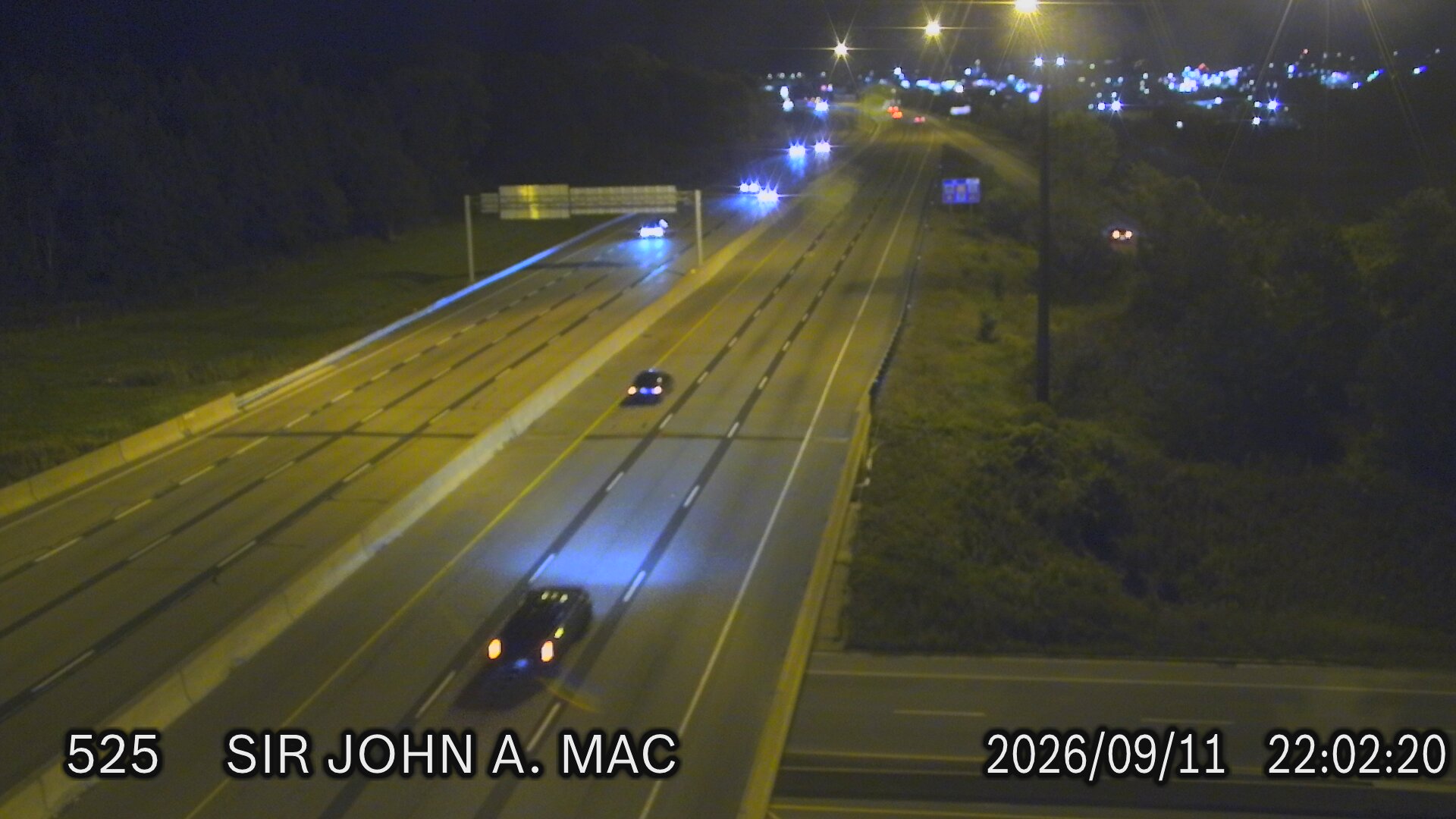 highway-401-and-sir-john-macdonald-boulevard-1789164298.jpg