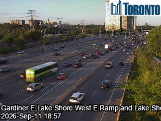 gardiner-expressway-near-palace-pier-court-1789153482.jpg