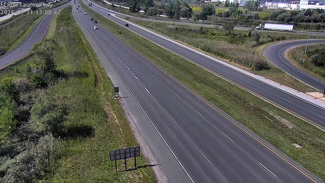 city-of-windsor-e-c-row-expressway-and-lauzon-parkway-1789131841.jpg