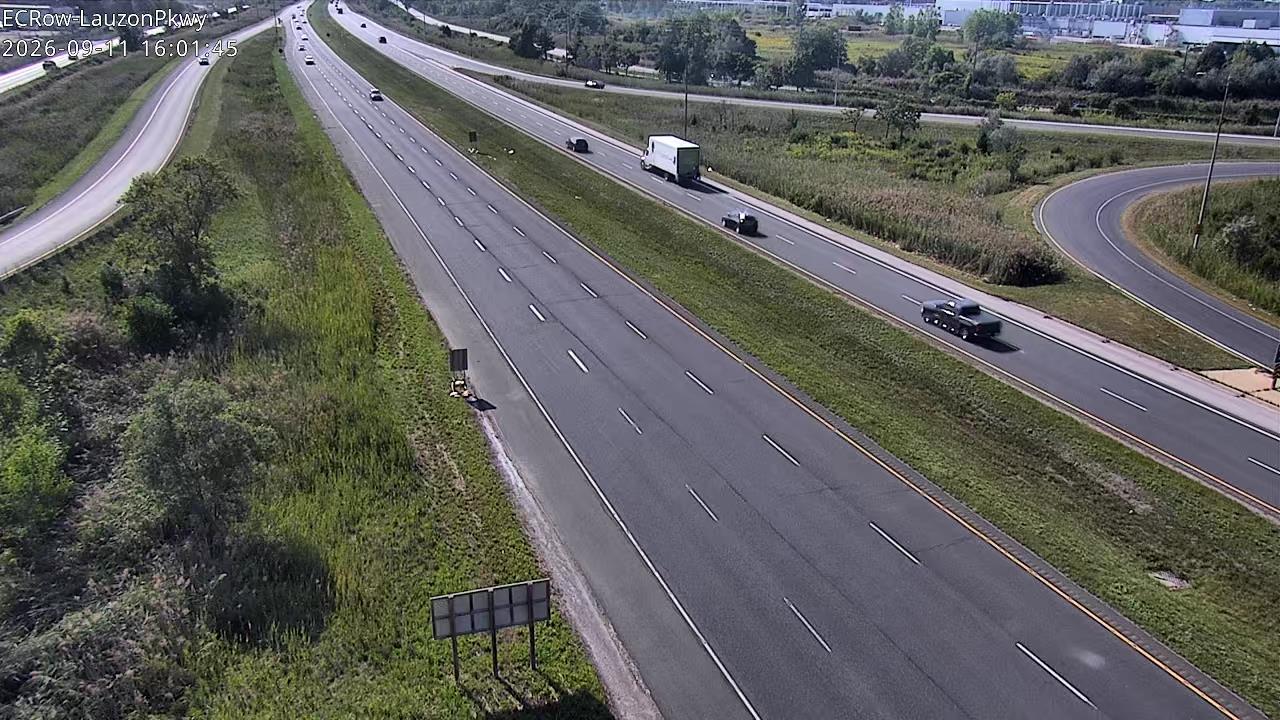 city-of-windsor-e-c-row-expressway-and-lauzon-parkway-1789142763.jpg