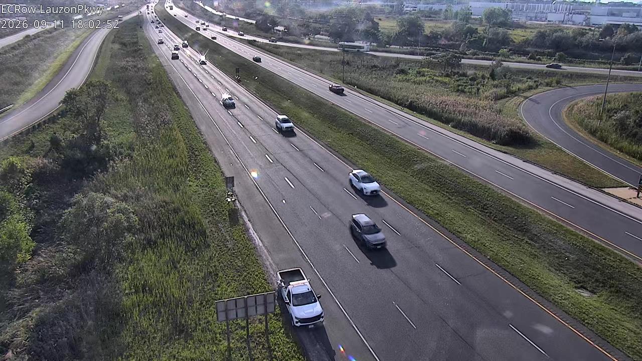 city-of-windsor-e-c-row-expressway-and-lauzon-parkway-1789150053.jpg
