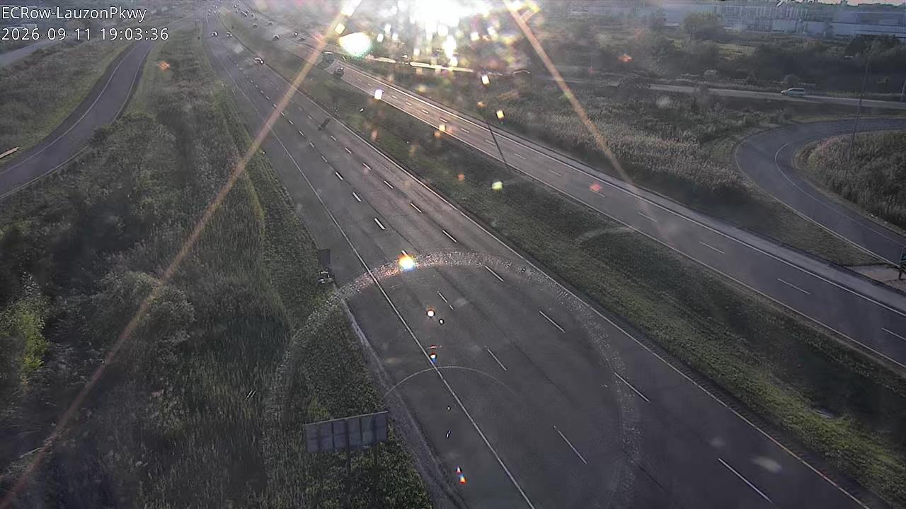 city-of-windsor-e-c-row-expressway-and-lauzon-parkway-1789153480.jpg